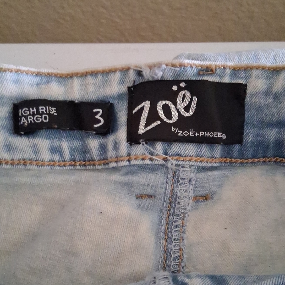 Light Blue Jeans - Picture 2 of 4